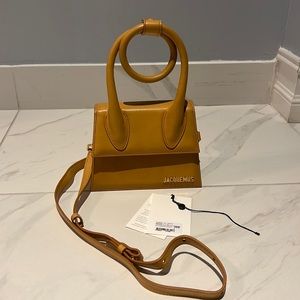 Jacquemus Le Chiquito Noeud in Beige